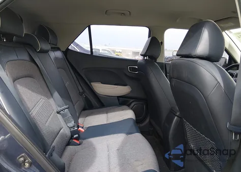 2021 Hyundai Venue Denim z USA, uszkodzony, nr VIN KMHRC8A37MU095432